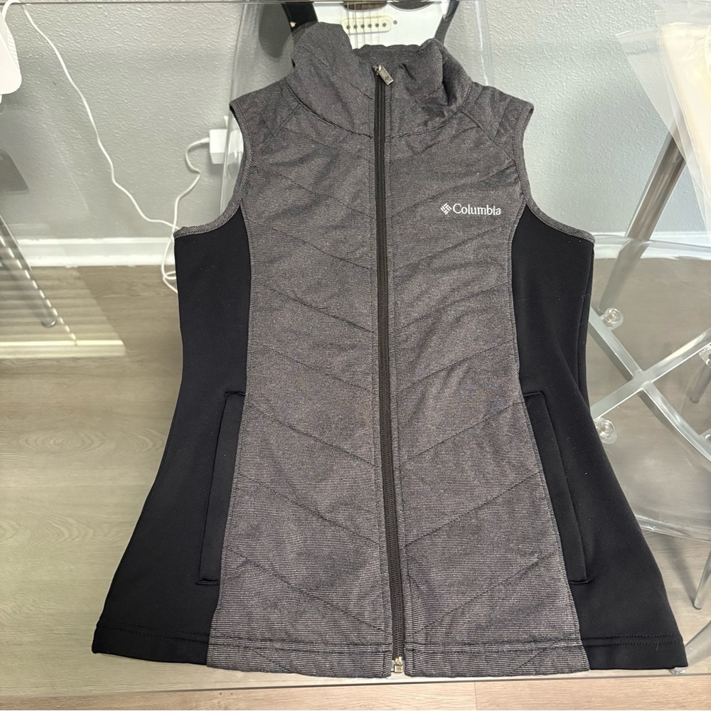 Columbia Gray and Black Women's Vest - Picture 1 of 7